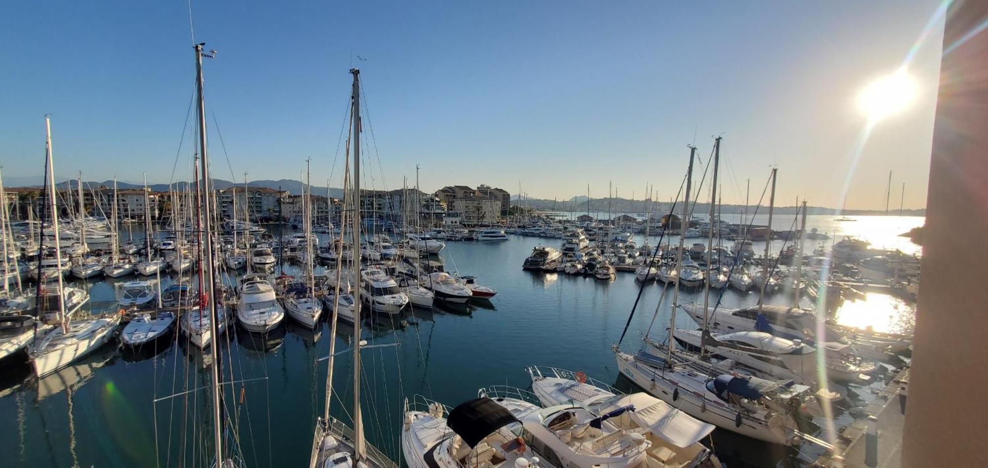 Residence Cap Hermes, Incroyable Vue Sur Le Port, Frejus Exterior photo