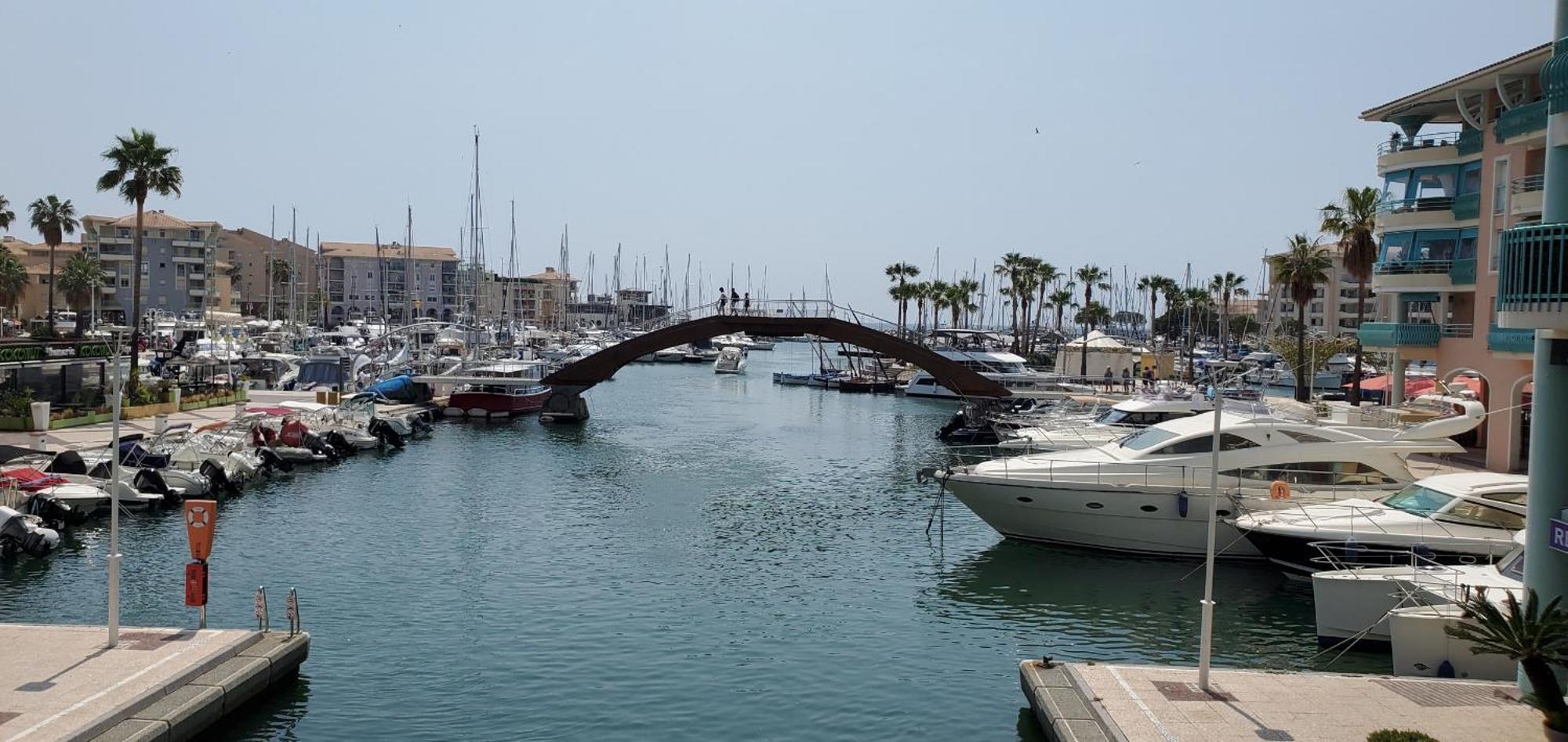Residence Cap Hermes, Incroyable Vue Sur Le Port, Frejus Exterior photo